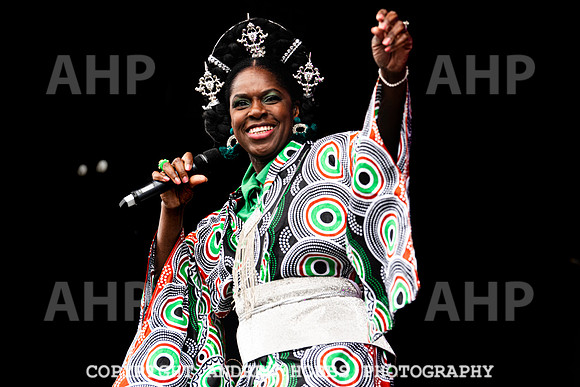Ibibio Sound Machine - Bearded Theroy 2024-9846