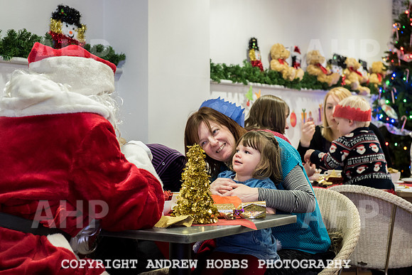 Wyevale Christmas breakfast and tinsel-8109
