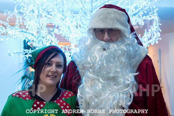 Wyevale Christmas breakfast and tinsel-8029