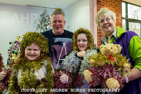 Wyevale Christmas breakfast and tinsel-7909