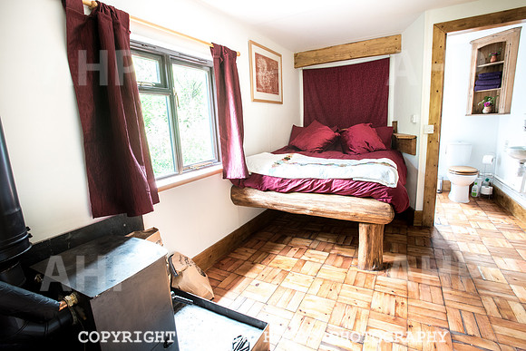 Bulworthy off-grid cabin-0528