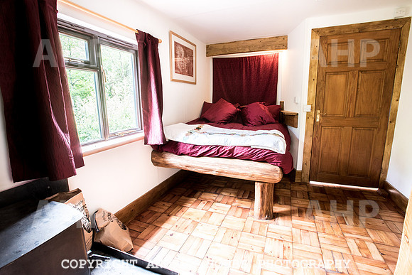 Bulworthy off-grid cabin-0533