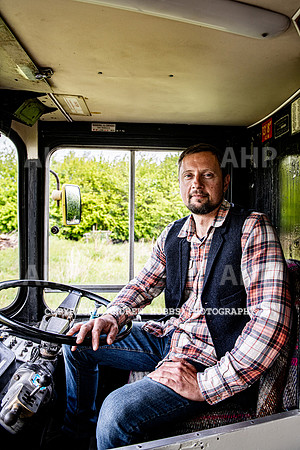 Bus-7670