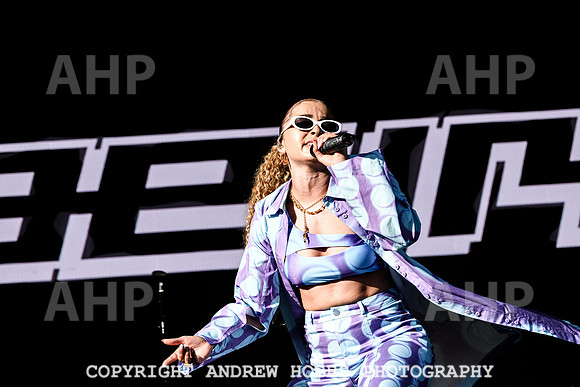 Ella Eyre - NASS 2022-3254