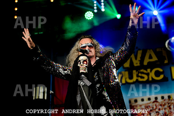 Dr and the Medics - Watchet Music Festival 2022-3024