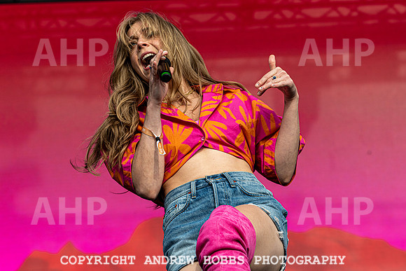 Becky Hill -  Boardmasters 2021-1394