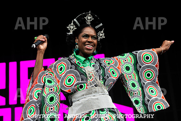 Ibibio Sound Machine - Bearded Theroy 2024-9873