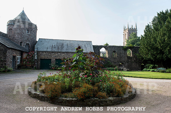 Tiverton Castle 004